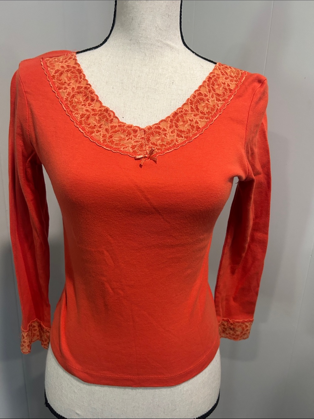 New York & Company Orange Lace-Trim Long Sleeve Scoop Neck Top